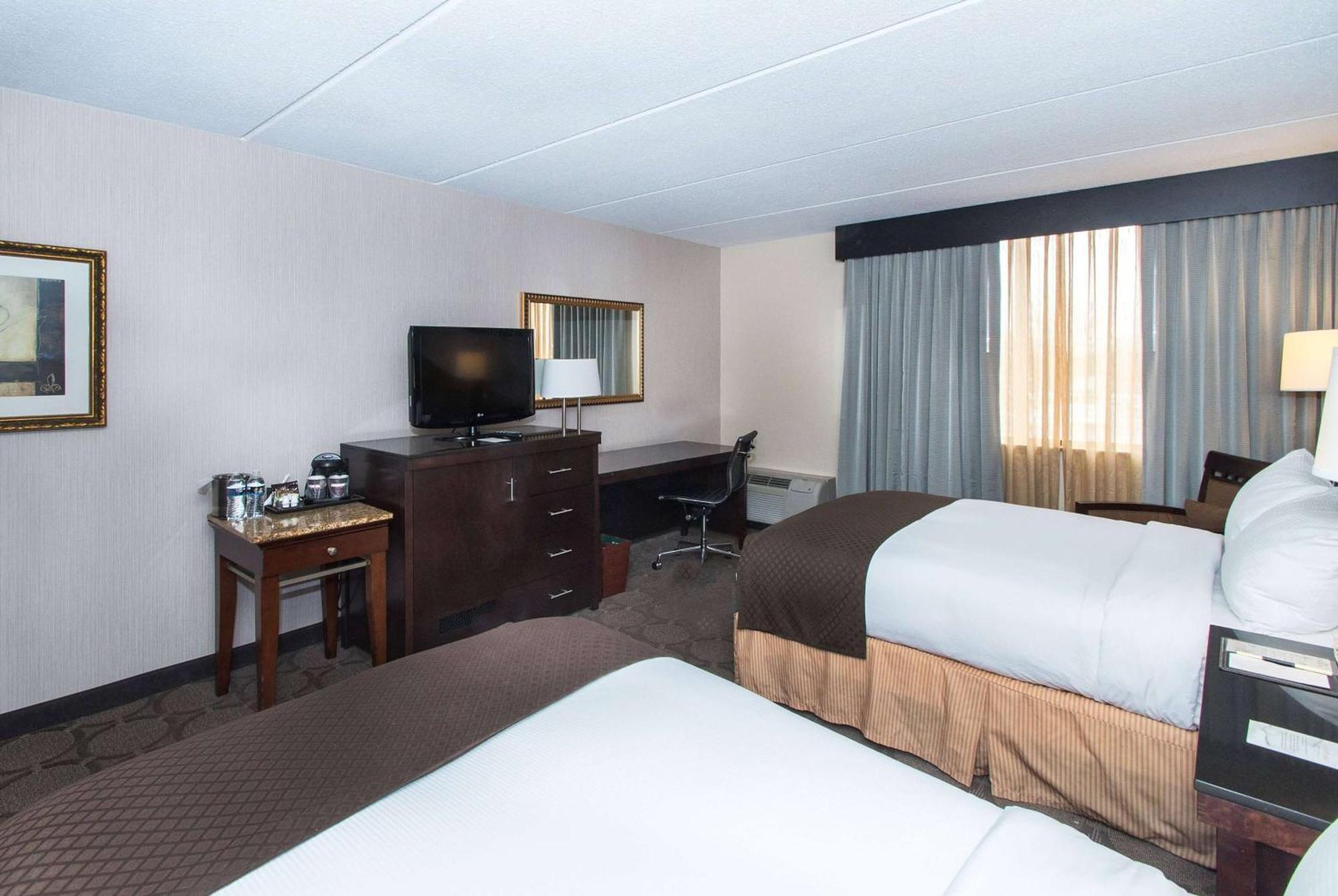Wyndham Columbus Hotel Worthington Exterior photo
